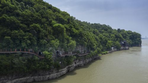 沿江棧道