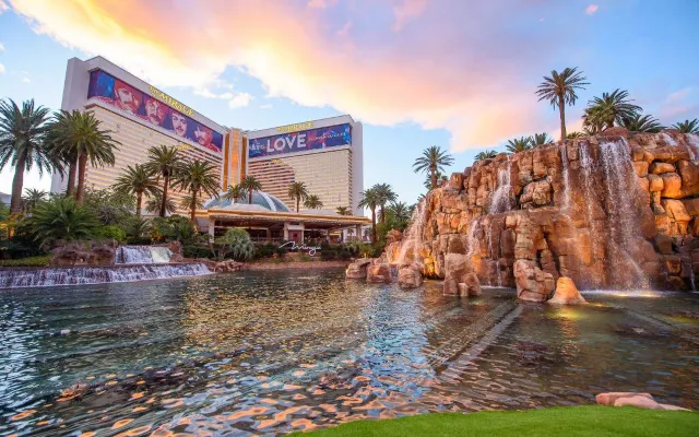 Las Vegas Travel Guide 2022: Sin City's Most Popular Attractions