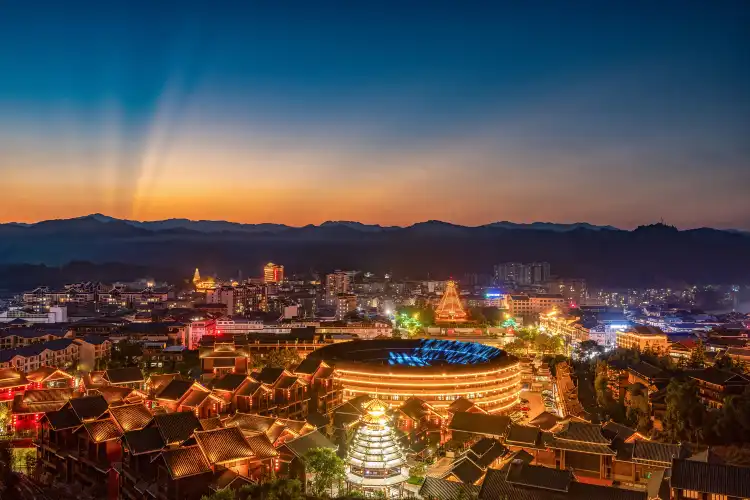 Hotels near Zhongguo Sanjiang Dadongzhai Scenic Area