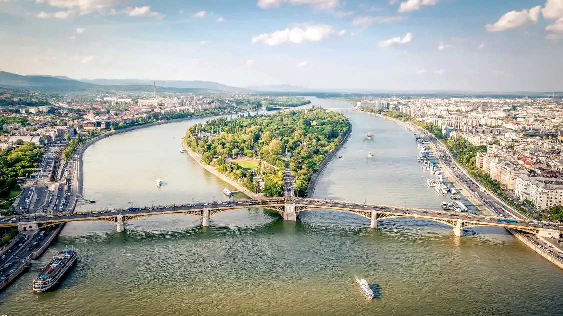 Hotels near Margaret Island