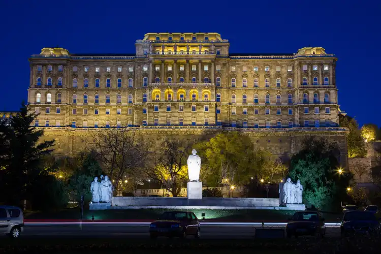 Hotels near National Széchényi Library