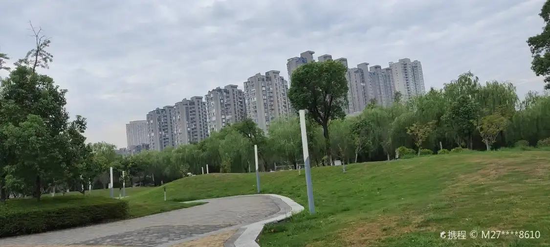 Hotels near Rengonghu Park