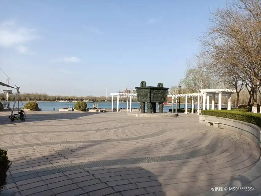 Hotels near Sanguo Culture Square