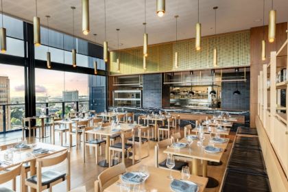 Koomo Restaurant & Bar