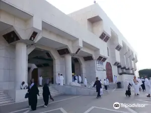 Masjid Aisha “Umm al-Mumineen”(Masjid Al-Taneem)