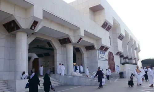 Masjid Aisha “Umm al-Mumineen”(Masjid Al-Taneem)