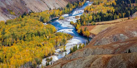 中哈邊界大峽穀