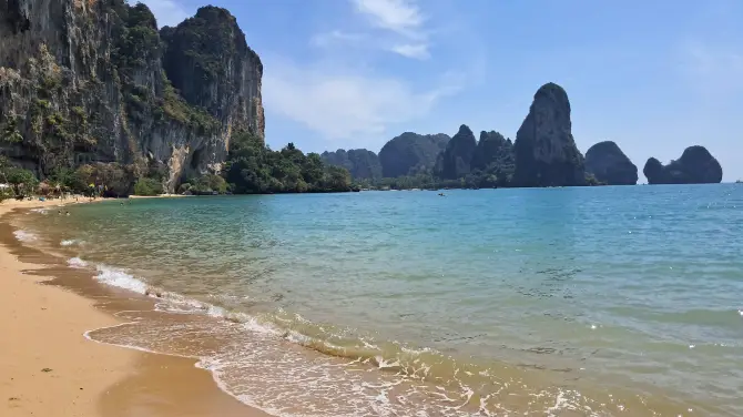 Tonsai Beach