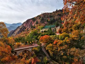 須弥山石窟