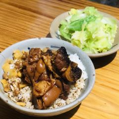 红猪卤肉饭(百联徐汇商业广场店) User Photo