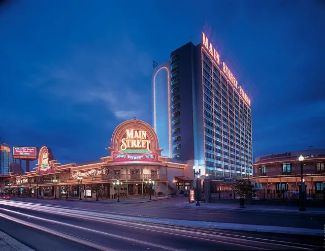 California Hotel & Casino in Downtown Las Vegas - Luxury Hotel Tour 