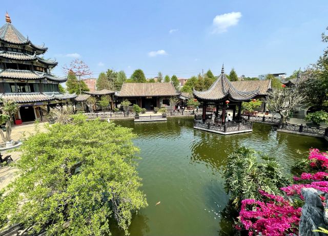 Yuyin Hill House