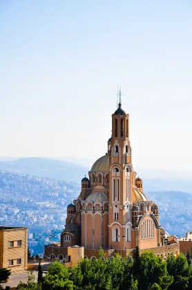 Hotels in Arbet Kozhaya With Parking