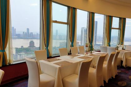 Oriscene Garden Hotel · Yijing Rotating Restaurant