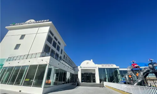 Qinghuangdao Santorini · Blue Roof Seaview Hot Spring