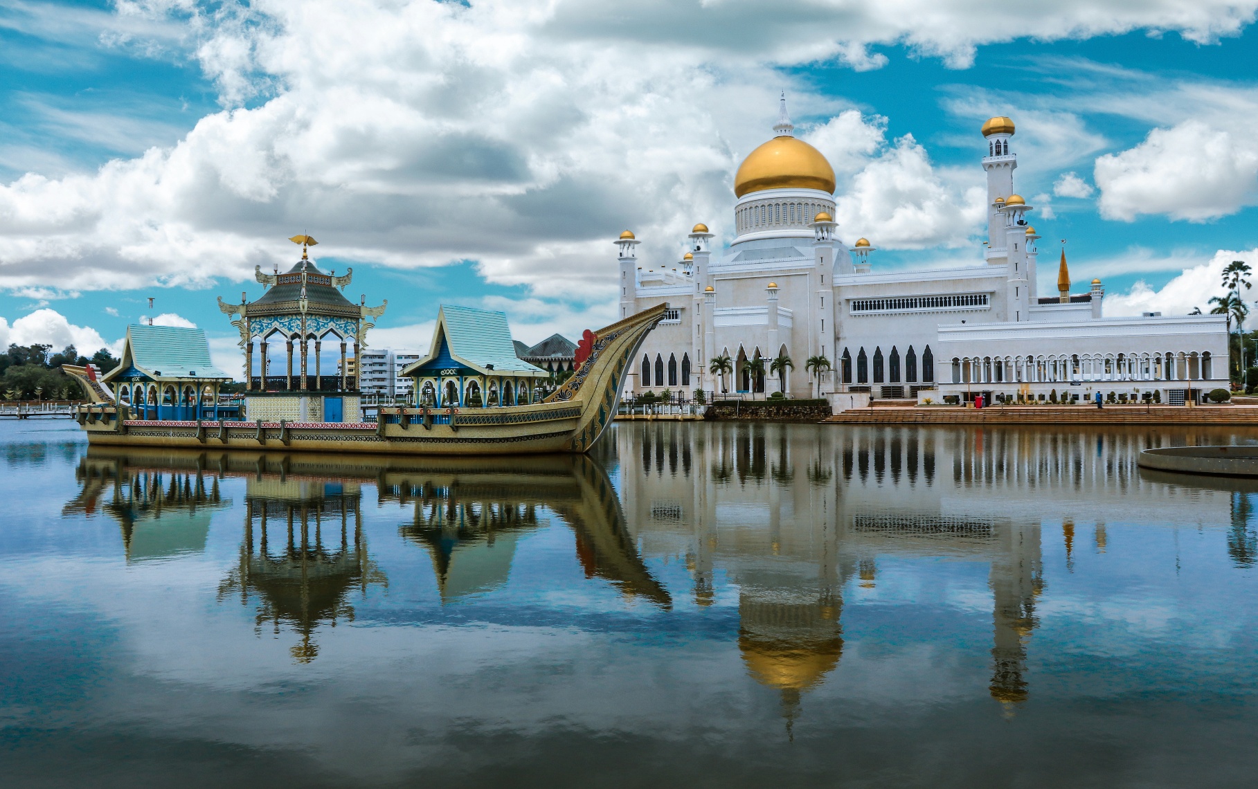 Omar Ali Saifuddien Mosque