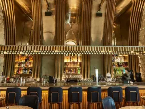 J.Sparrow Bar & Grill
