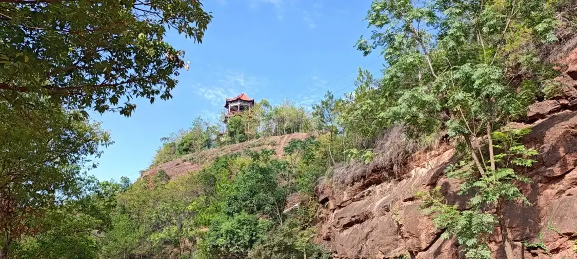 Hotels near Luotianyan Forest Park