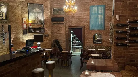 DOBLO Wine Bar and Shop in บูดาเปสต์