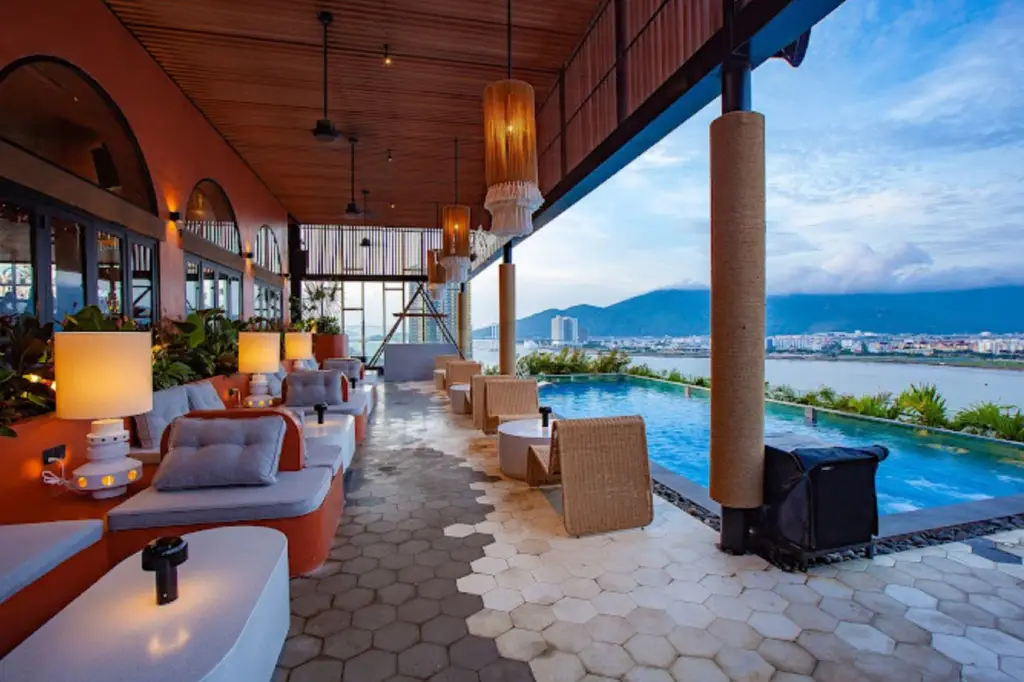 Gypsy Rooftop Restaurant & Bar