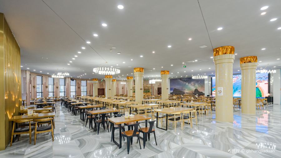 乌素特水上雅丹梦幻星空野奢度假酒店·雅丹之夜