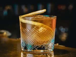 Salut! Classic bar