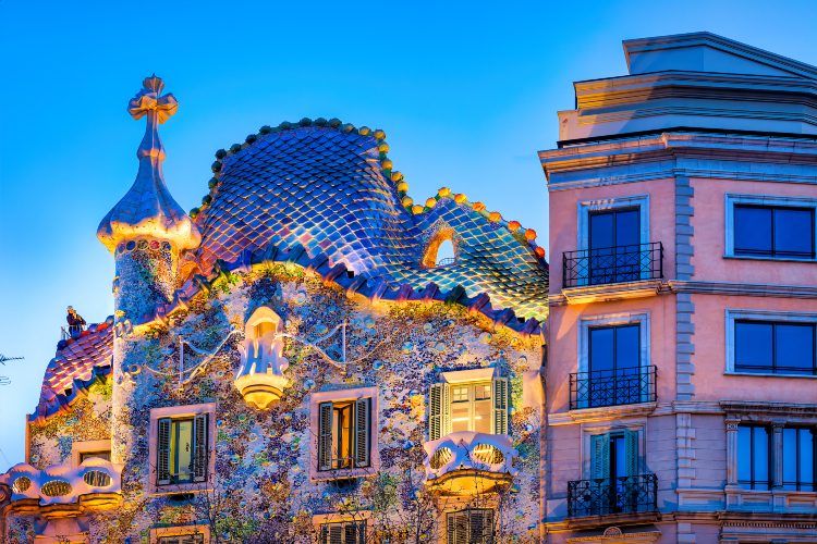 Top 50 Night Attractions in Catalonia