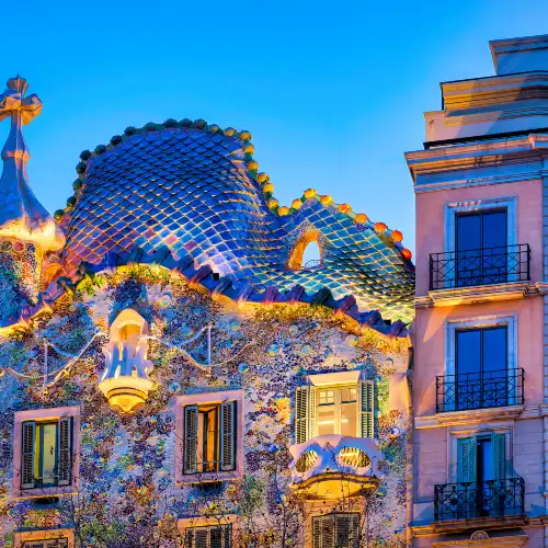 Top 20 Night Attractions in Barcelona