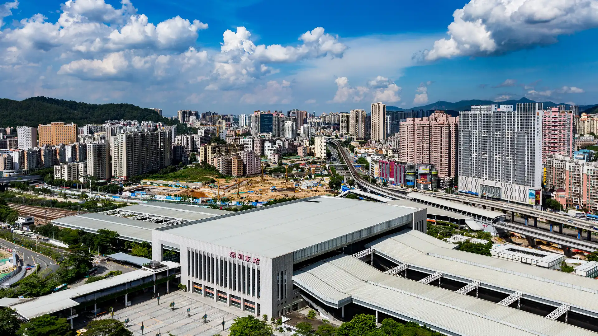 Hotels near Shenzhendong Railway Station