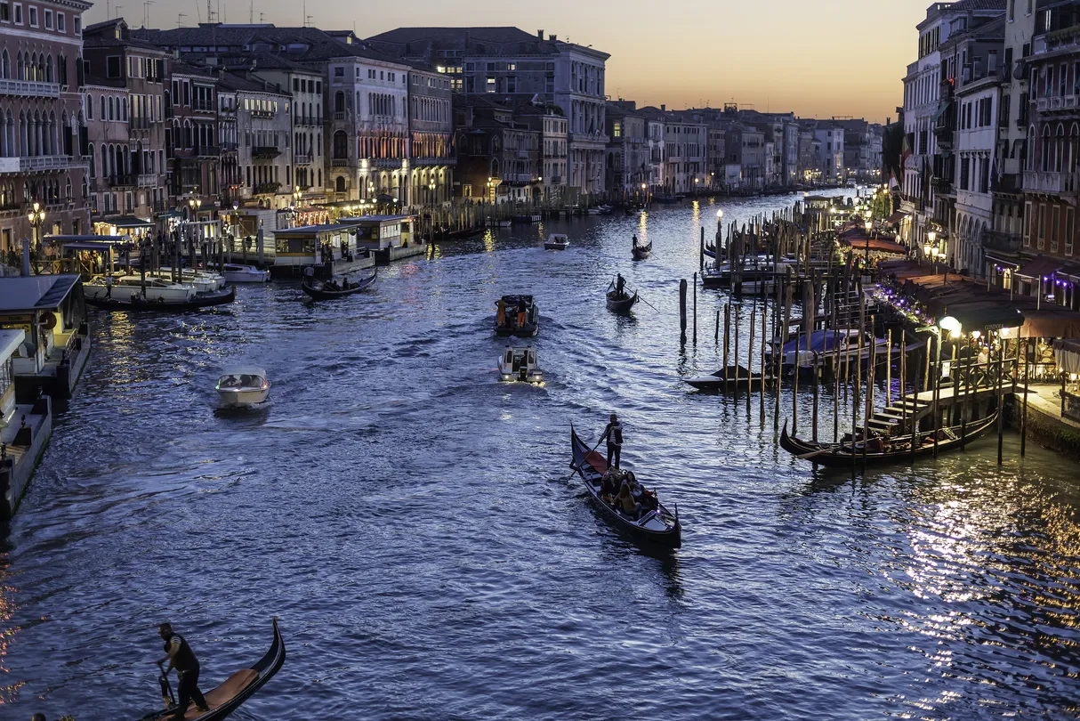 5_Grand Canal Night Cruises