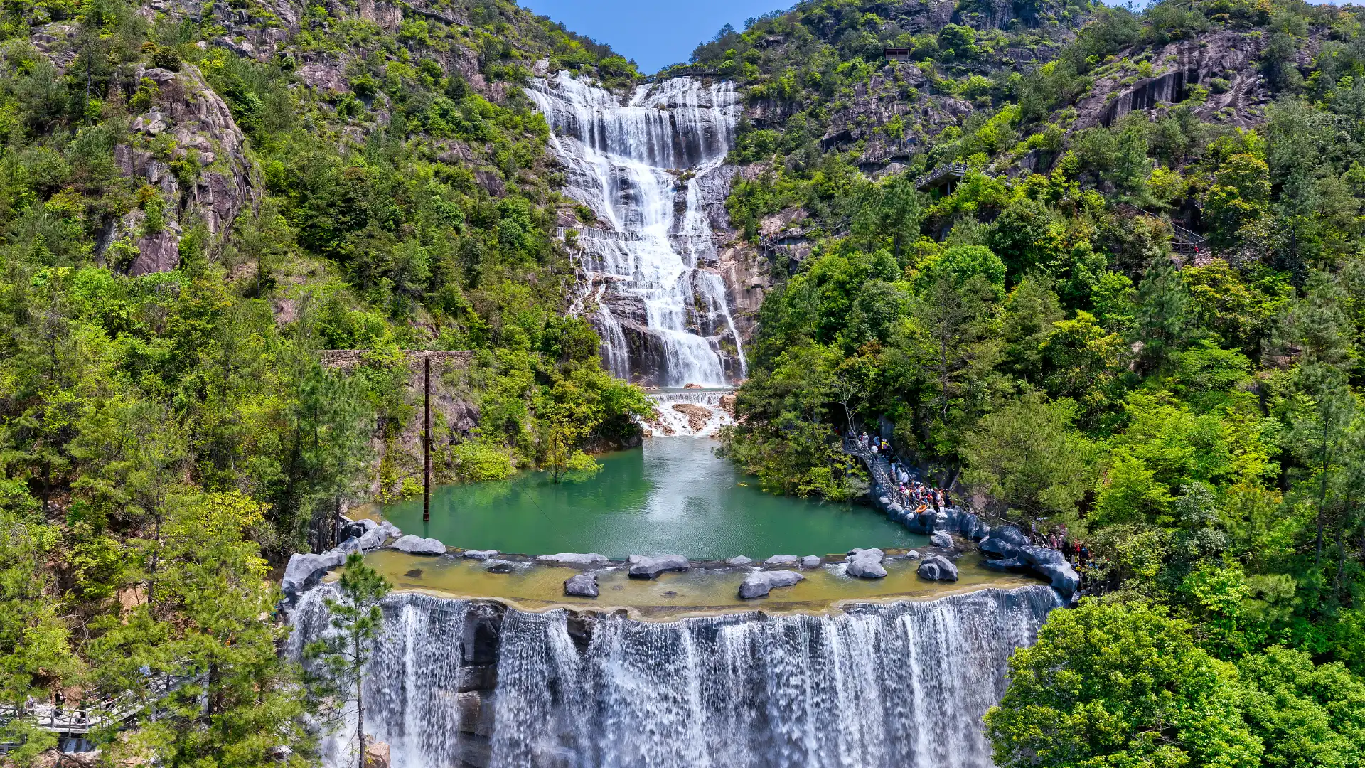 Hotels near Tiantai Mountain Waterfall Scenic Area