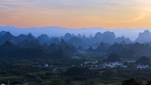 A large-scale ink painting of rivers and mountains, a must-visit spot