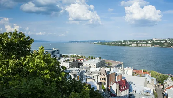 St. Lawrence River (Fleuve Saint-Laurent)