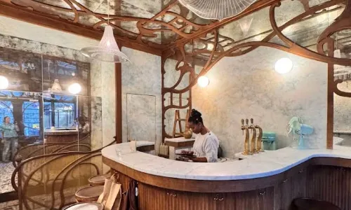 Bar Nouveau