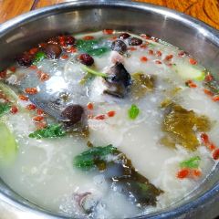 佬锅鱼(紫荆花都店) User Photo