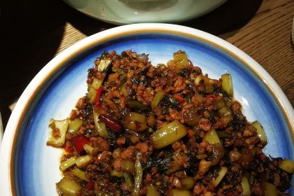 NING MENG HUA JING PIN JIU DIAN SAN SHENG DAN ZHU TI CAN TING