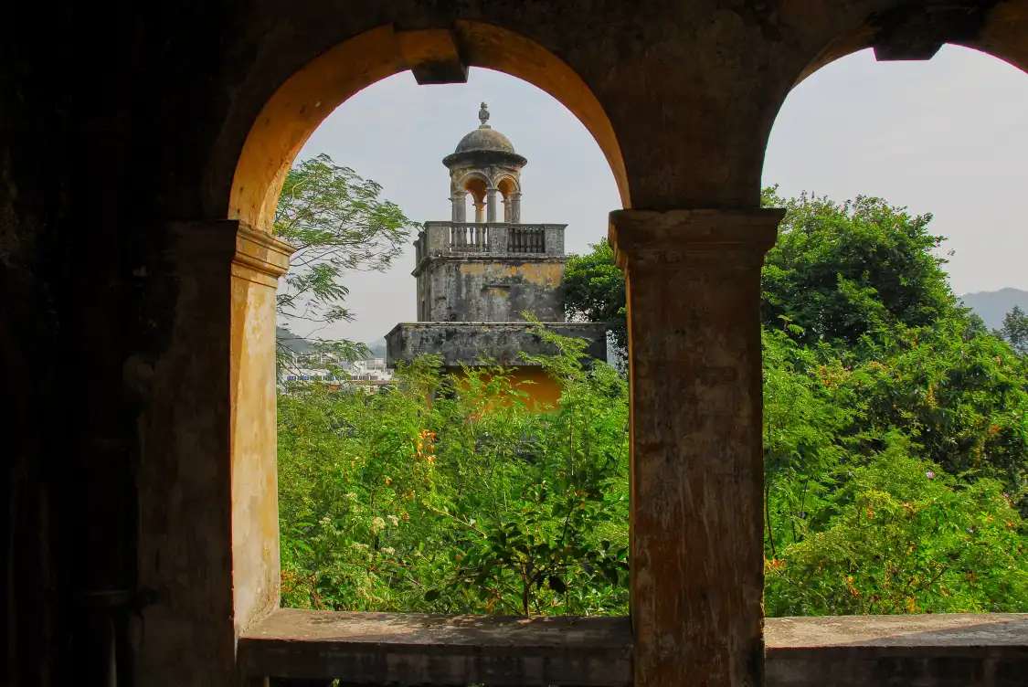 서하선관 주변 호텔