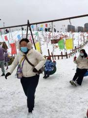 崛圍山冰雪奇遇遊樂園