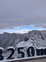 西嶺雪山