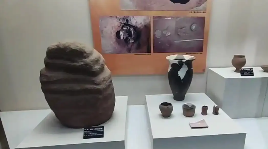 Các khách sạn gần Yuanmou Ape Man Museum