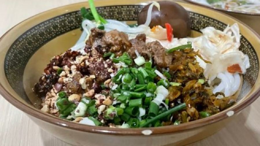 CAO JI Yun Xian Chicken rice noodle