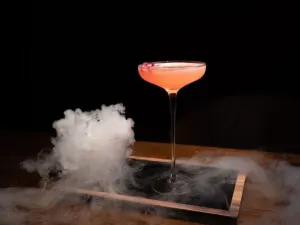 三旬威士忌酒吧