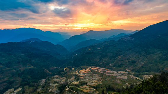 Sunset Sightseeing in Yuanyang