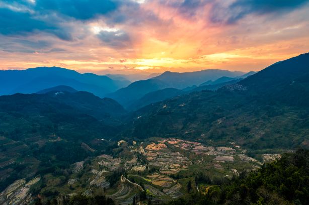 Sunset Sightseeing in Yuanyang