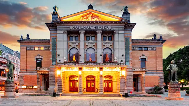 Hotels near National Theater