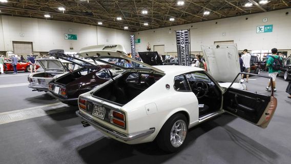 Aichi Nostalgic Car Parade & Kitchen Car Festival