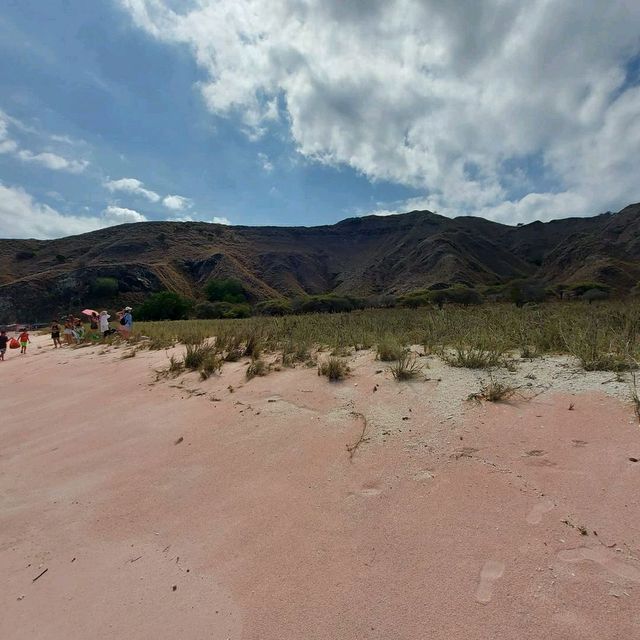 Pink Beach Labuan Bajo