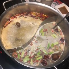 小蒙牛頂級麻辣養生鍋(家樂福楠梓店) User Photo