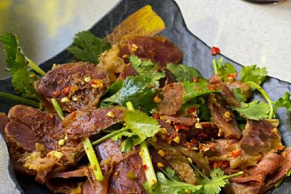 DaLongYi Hot Pot 大龙燚火锅