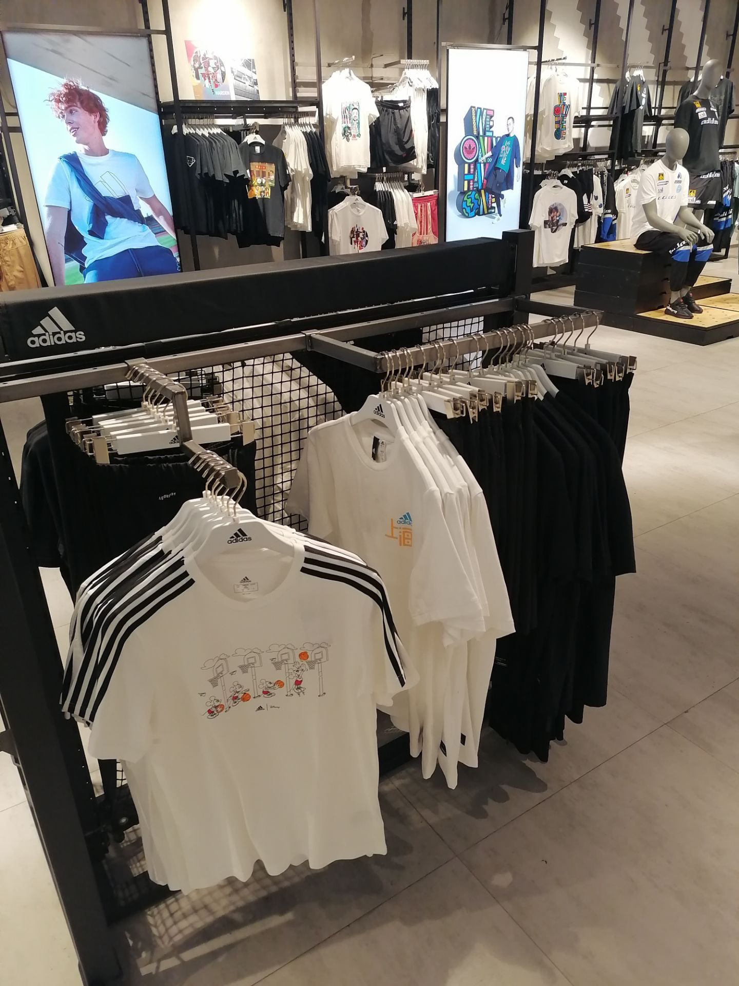 Adidas 龍之夢購物中心店 Travel Guidebook Must Visit Attractions In Shanghai Adidas 龍之夢購物中心店 Nearby Recommendation Trip Com